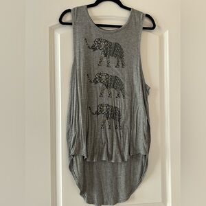 Pretty Rebels Gray Elephant Print Women’s Tunic Tank Top Sz L. Used.